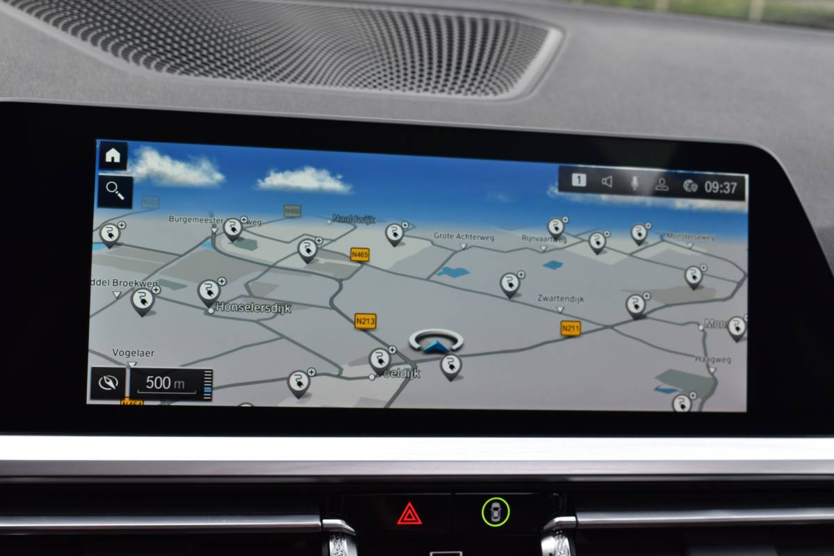 BMW 3 Serie BMW 3-serie Touring 330e Business Edition Plus Plugin-hybride Pano Leder