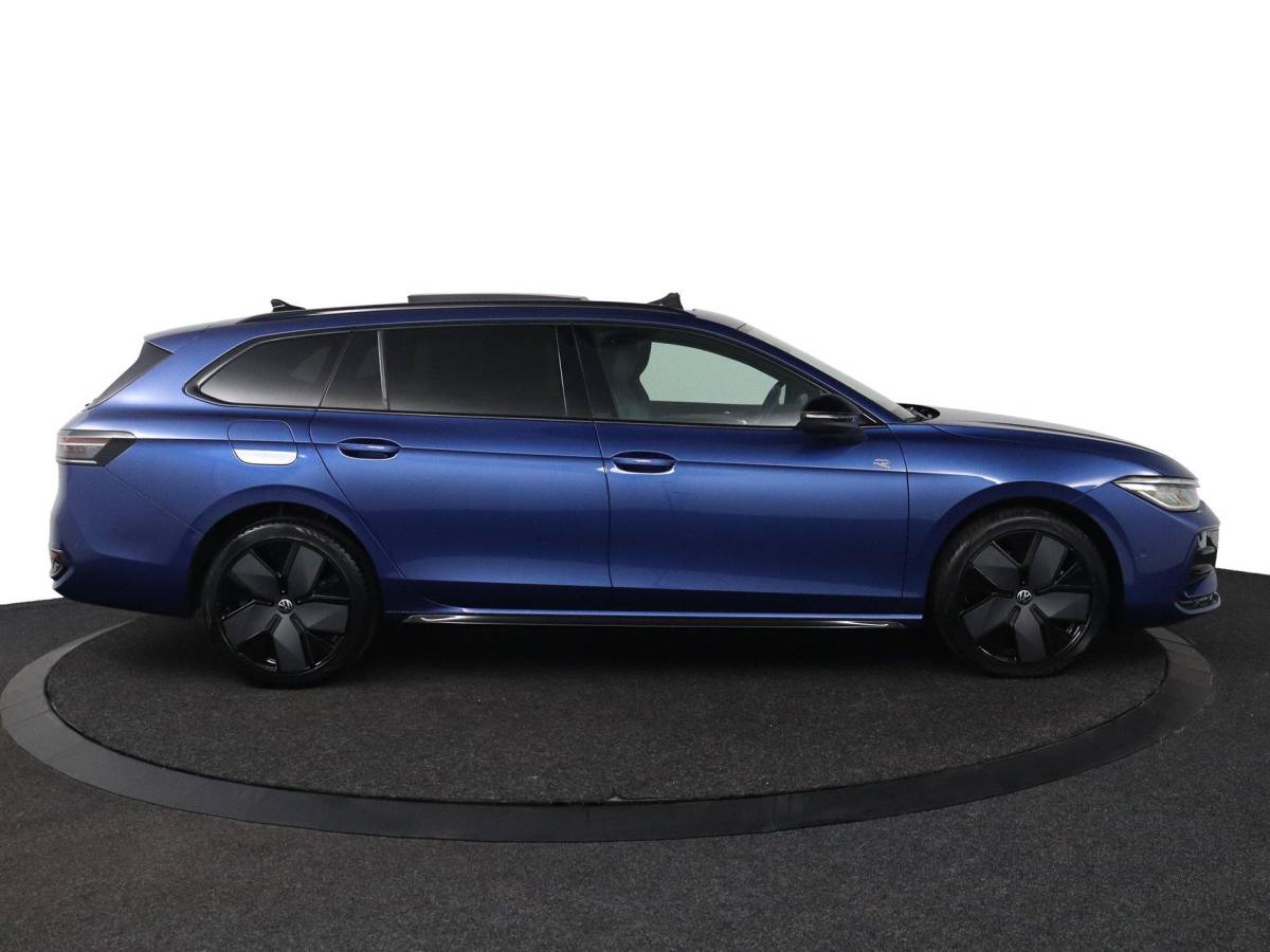 Volkswagen Passat Volkswagen Passat Variant 1.5 eHybrid R-Line Edition |NAP|Pano|ACC|IQLight|Massage|Stoel&Stuurverwarming