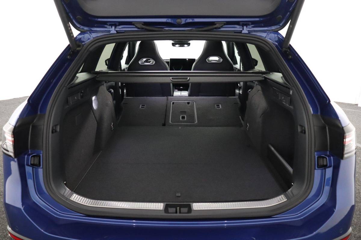 Volkswagen Passat Volkswagen Passat Variant 1.5 eHybrid R-Line Edition |NAP|Pano|ACC|IQLight|Massage|Stoel&Stuurverwarming