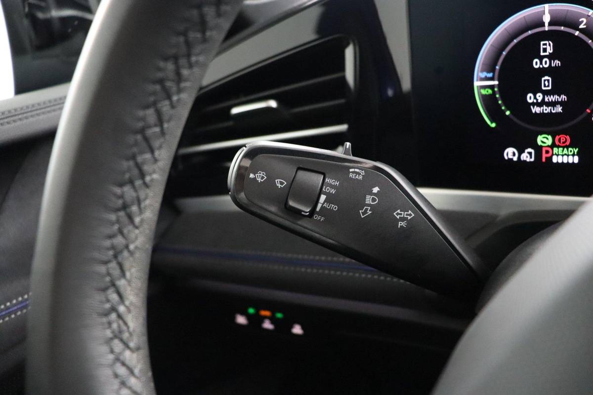 Volkswagen Passat Volkswagen Passat Variant 1.5 eHybrid R-Line Edition |NAP|Pano|ACC|IQLight|Massage|Stoel&Stuurverwarming