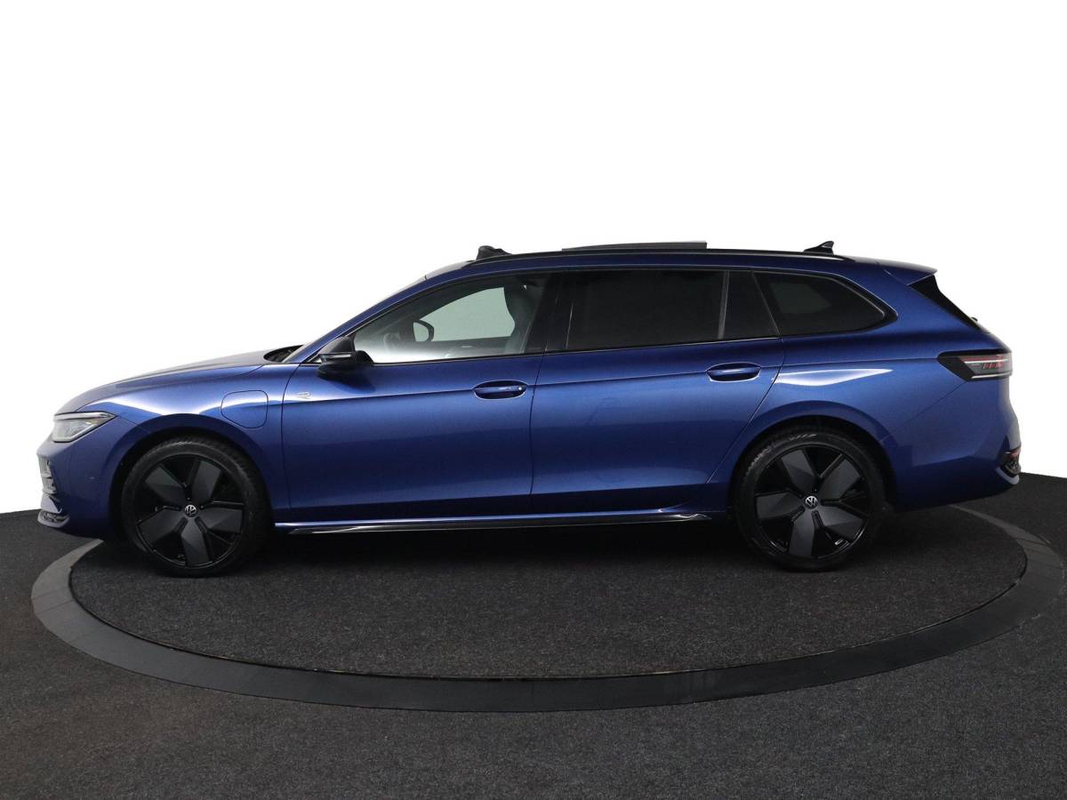 Volkswagen Passat Volkswagen Passat Variant 1.5 eHybrid R-Line Edition |NAP|Pano|ACC|IQLight|Massage|Stoel&Stuurverwarming