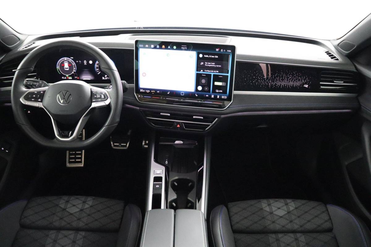 Volkswagen Passat Volkswagen Passat Variant 1.5 eHybrid R-Line Edition |NAP|Pano|ACC|IQLight|Massage|Stoel&Stuurverwarming