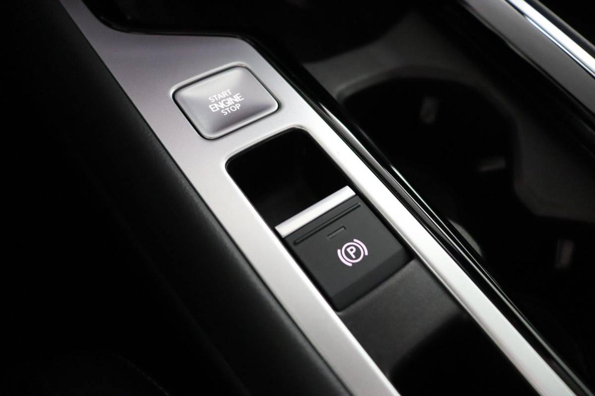 Volkswagen Passat Volkswagen Passat Variant 1.5 eHybrid R-Line Edition |NAP|Pano|ACC|IQLight|Massage|Stoel&Stuurverwarming