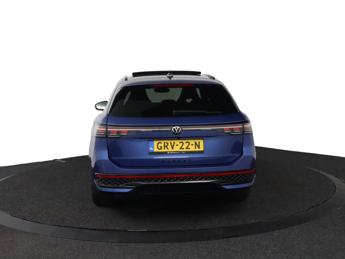 Volkswagen Passat Volkswagen Passat Variant 1.5 eHybrid R-Line Edition |NAP|Pano|ACC|IQLight|Massage|Stoel&Stuurverwarming