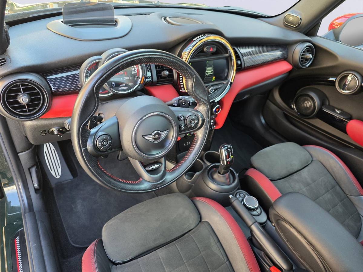 MINI Cooper MINI Cooper 2.0 John Cooper Works /Apple Carplay/Panodak/Schaalstoelen/H&K Audio/HUD/Stoelverw./Parkeersens.V+A/Keyless/Navi/18”LMV/(MET GARANTIE*)