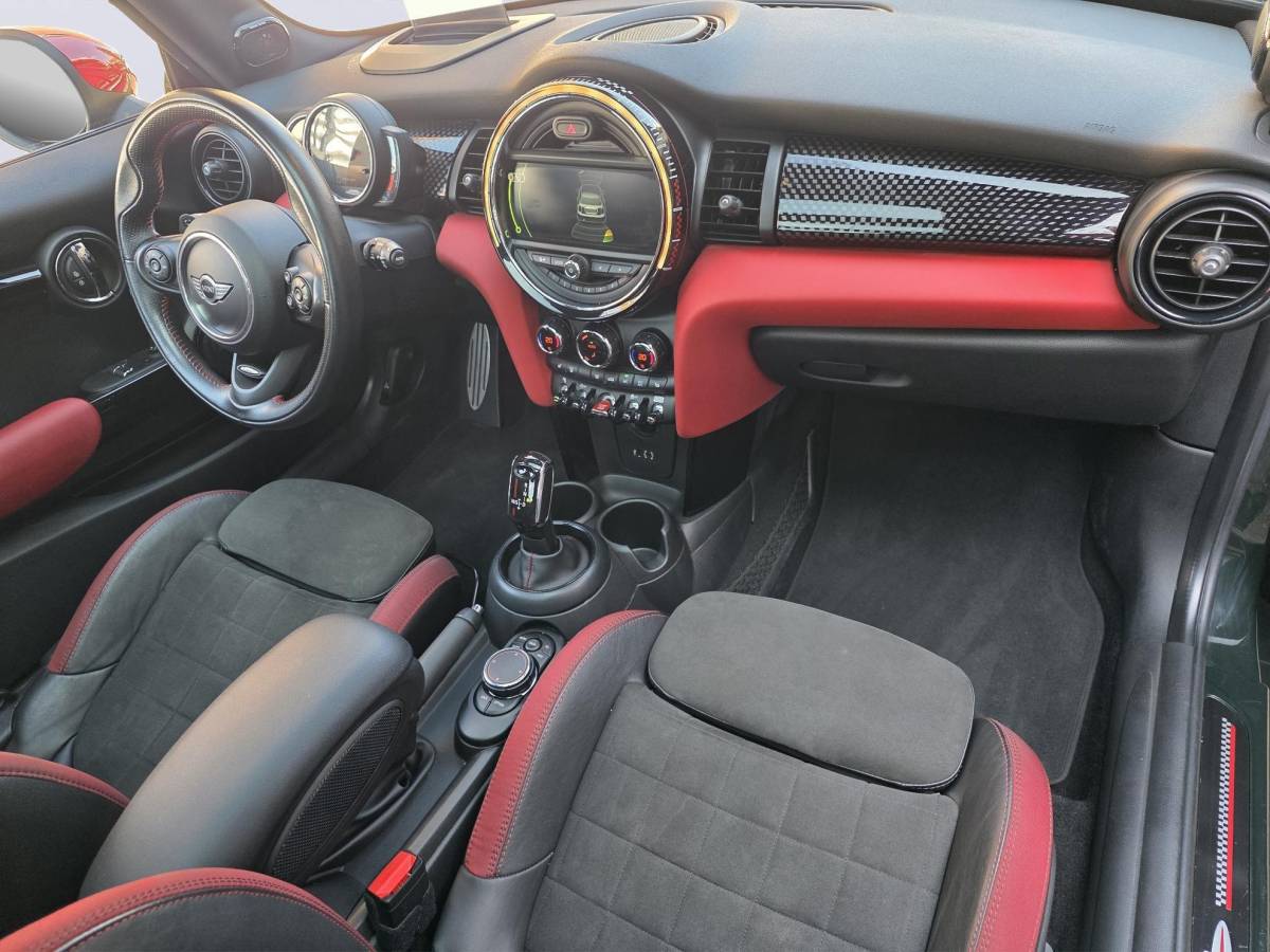 MINI Cooper MINI Cooper 2.0 John Cooper Works /Apple Carplay/Panodak/Schaalstoelen/H&K Audio/HUD/Stoelverw./Parkeersens.V+A/Keyless/Navi/18”LMV/(MET GARANTIE*)