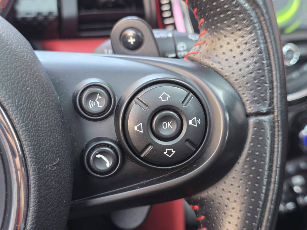 MINI Cooper MINI Cooper 2.0 John Cooper Works /Apple Carplay/Panodak/Schaalstoelen/H&K Audio/HUD/Stoelverw./Parkeersens.V+A/Keyless/Navi/18”LMV/(MET GARANTIE*)