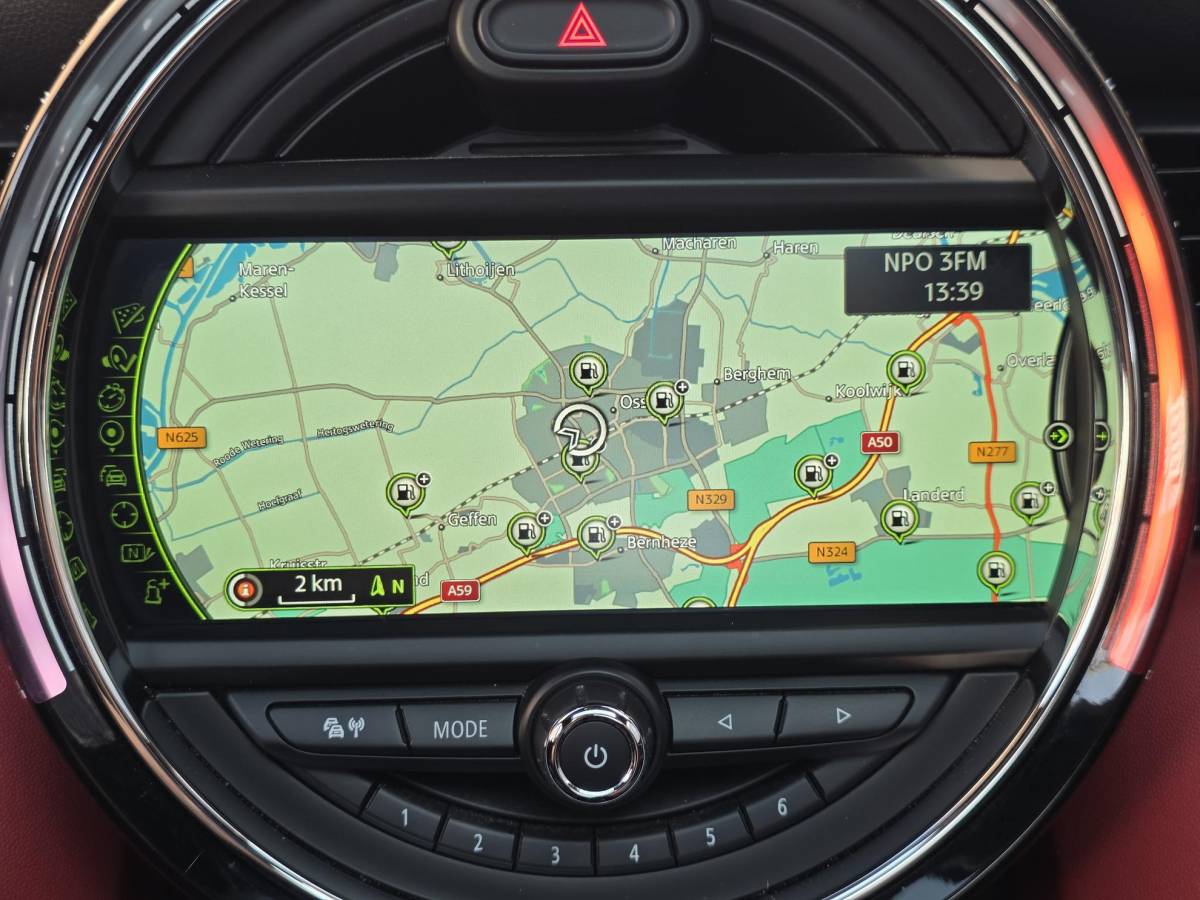 MINI Cooper MINI Cooper 2.0 John Cooper Works /Apple Carplay/Panodak/Schaalstoelen/H&K Audio/HUD/Stoelverw./Parkeersens.V+A/Keyless/Navi/18”LMV/(MET GARANTIE*)