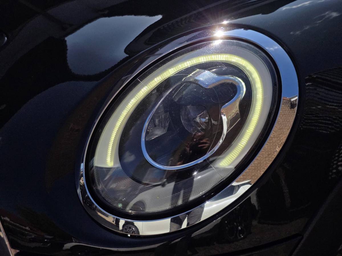 MINI Cooper MINI Cooper 2.0 John Cooper Works /Apple Carplay/Panodak/Schaalstoelen/H&K Audio/HUD/Stoelverw./Parkeersens.V+A/Keyless/Navi/18”LMV/(MET GARANTIE*)