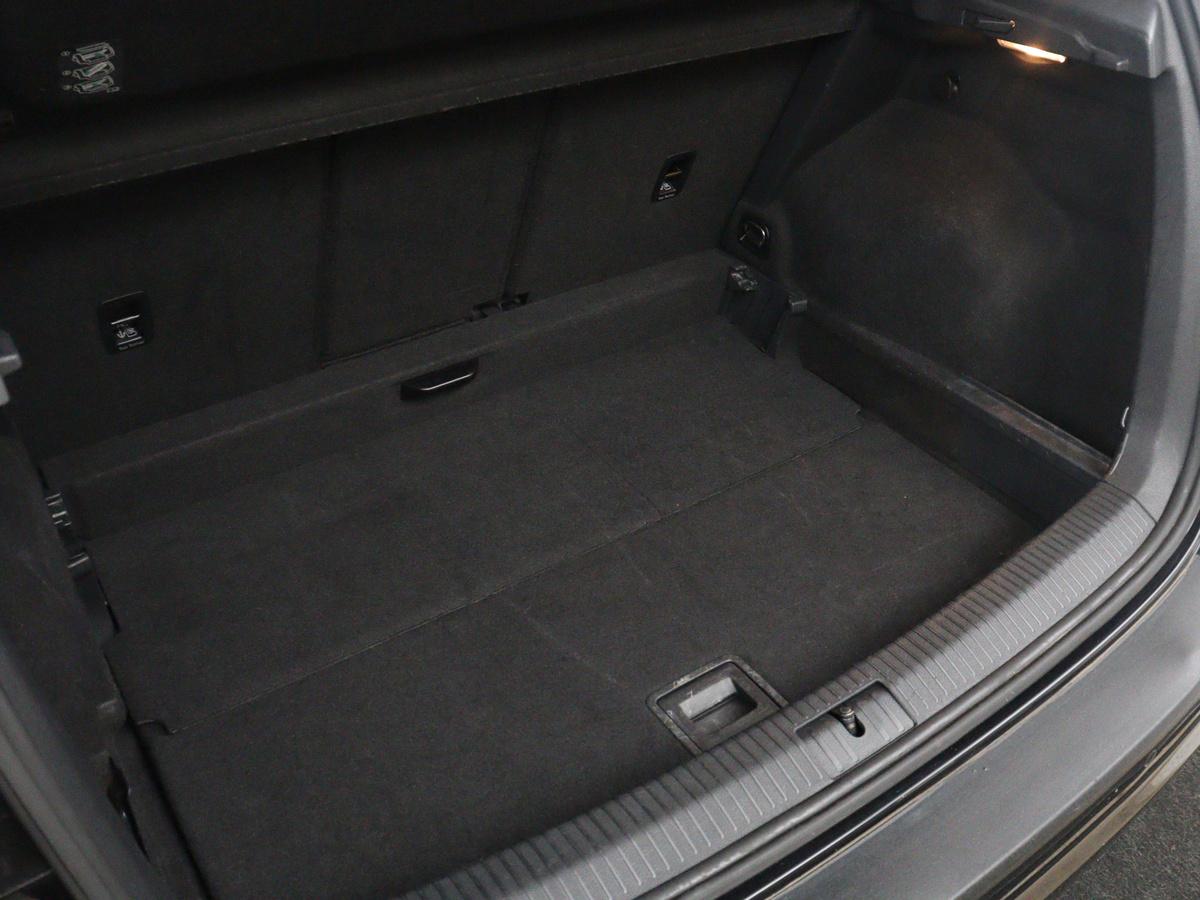 Volkswagen Golf Sportsvan Volkswagen Golf Sportsvan 1.2 TSI Highline | Adaptive cruise | Stoelverwarming | Climate control | Park assist | Navigatie | Bluetooth | Trekhaak
