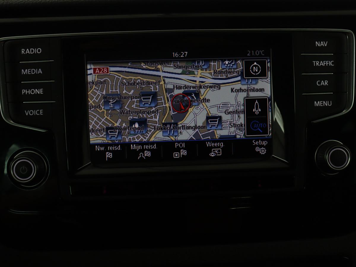 Volkswagen Golf Sportsvan Volkswagen Golf Sportsvan 1.2 TSI Highline | Adaptive cruise | Stoelverwarming | Climate control | Park assist | Navigatie | Bluetooth | Trekhaak
