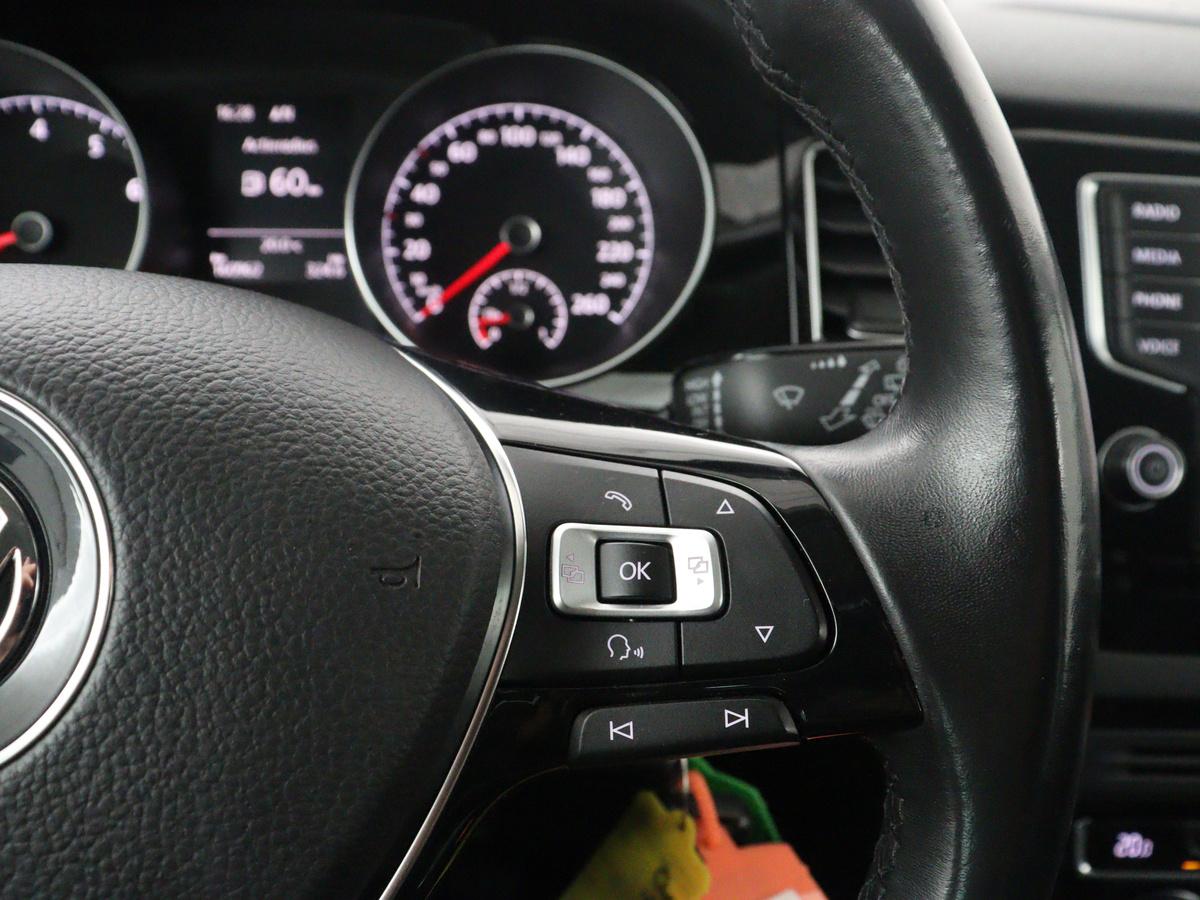 Volkswagen Golf Sportsvan Volkswagen Golf Sportsvan 1.2 TSI Highline | Adaptive cruise | Stoelverwarming | Climate control | Park assist | Navigatie | Bluetooth | Trekhaak