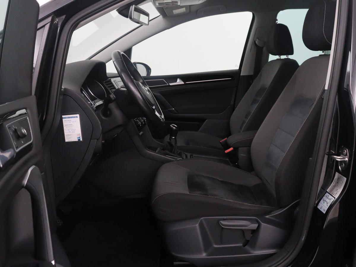 Volkswagen Golf Sportsvan Volkswagen Golf Sportsvan 1.2 TSI Highline | Adaptive cruise | Stoelverwarming | Climate control | Park assist | Navigatie | Bluetooth | Trekhaak