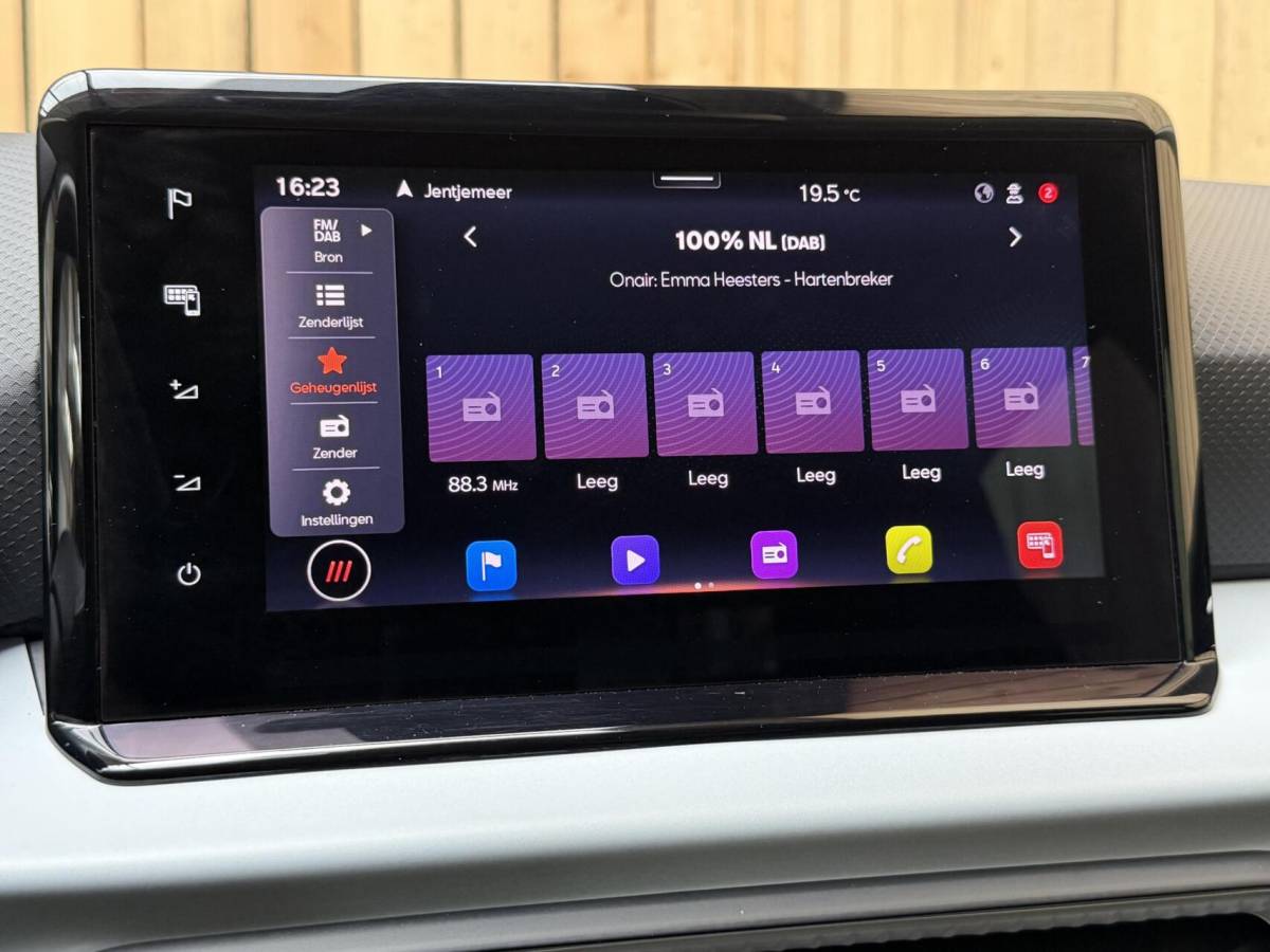 SEAT Ibiza Seat Ibiza 1.0 EcoTSI Style Business Intense Apple CarPlay/Android Auto | Climate & cruise control | LED verlichting | Lichtmetalen velgen | Navigatiesysteem | Rijstrooksensor | Voorstoelen verwarmd | Parkeersensoren voor en achter