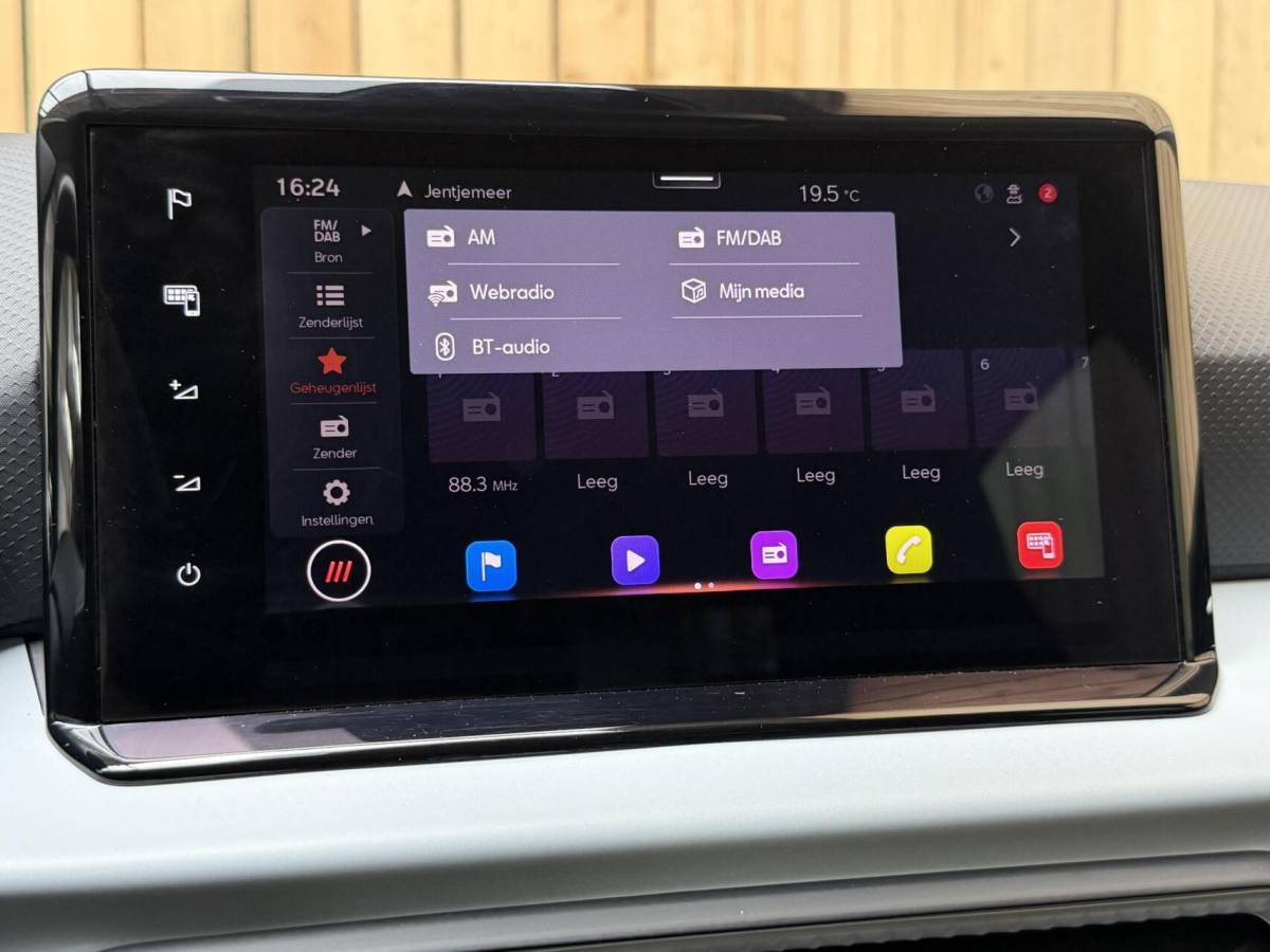 SEAT Ibiza Seat Ibiza 1.0 EcoTSI Style Business Intense Apple CarPlay/Android Auto | Climate & cruise control | LED verlichting | Lichtmetalen velgen | Navigatiesysteem | Rijstrooksensor | Voorstoelen verwarmd | Parkeersensoren voor en achter