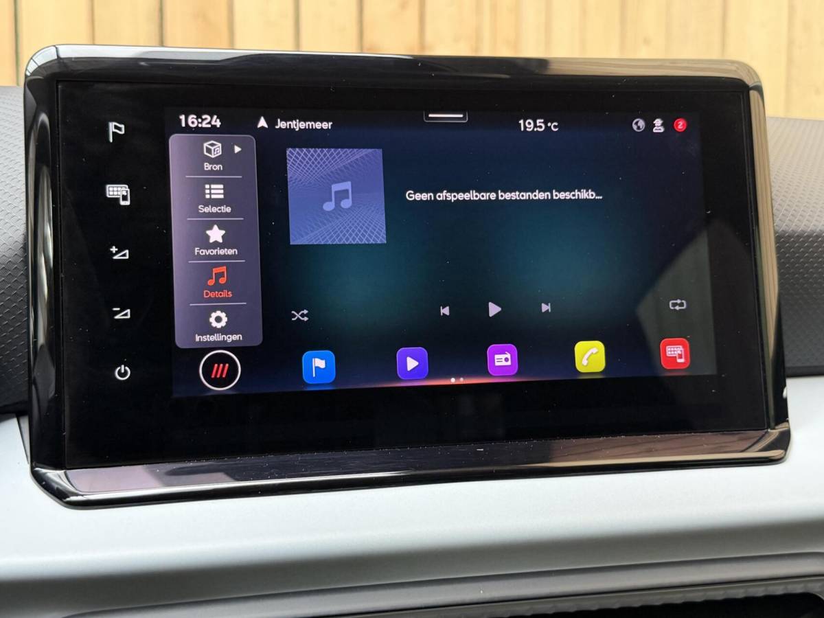 SEAT Ibiza Seat Ibiza 1.0 EcoTSI Style Business Intense Apple CarPlay/Android Auto | Climate & cruise control | LED verlichting | Lichtmetalen velgen | Navigatiesysteem | Rijstrooksensor | Voorstoelen verwarmd | Parkeersensoren voor en achter