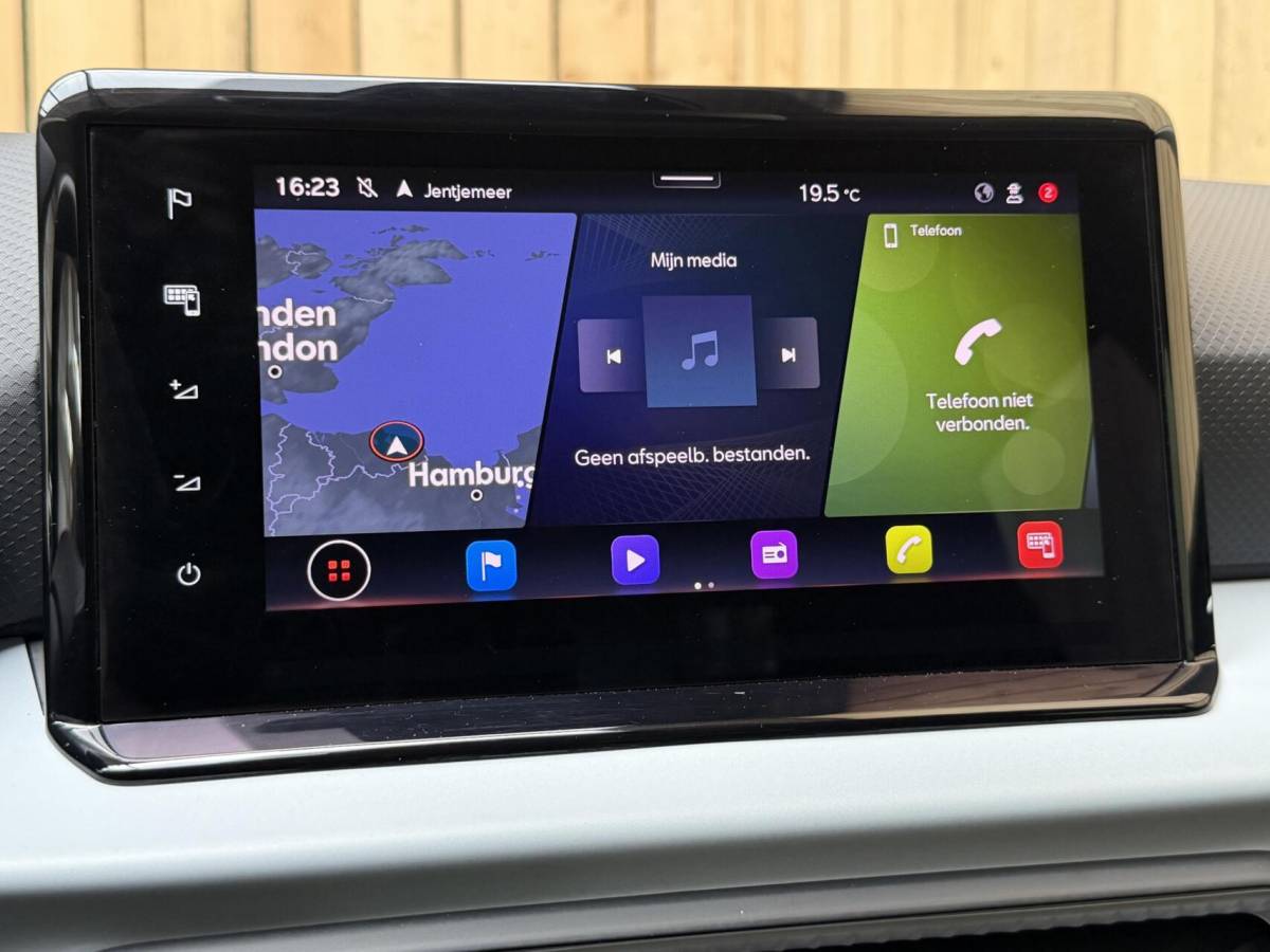 SEAT Ibiza Seat Ibiza 1.0 EcoTSI Style Business Intense Apple CarPlay/Android Auto | Climate & cruise control | LED verlichting | Lichtmetalen velgen | Navigatiesysteem | Rijstrooksensor | Voorstoelen verwarmd | Parkeersensoren voor en achter