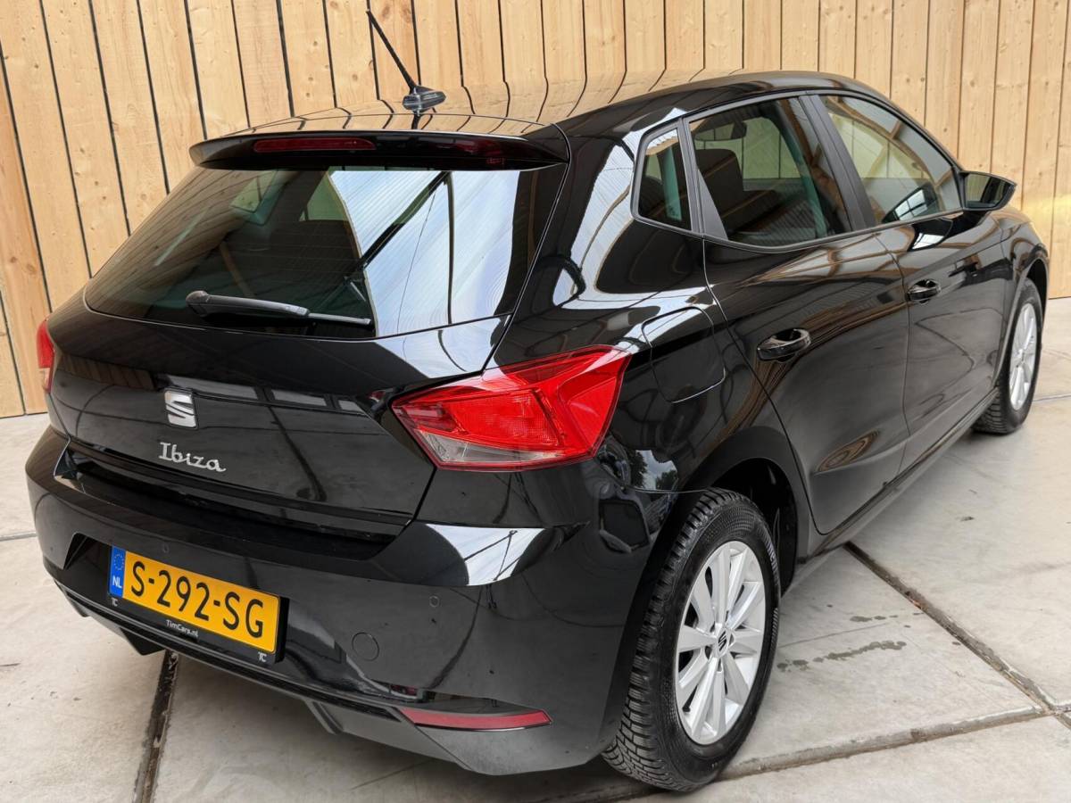 SEAT Ibiza Seat Ibiza 1.0 EcoTSI Style Business Intense Apple CarPlay/Android Auto | Climate & cruise control | LED verlichting | Lichtmetalen velgen | Navigatiesysteem | Rijstrooksensor | Voorstoelen verwarmd | Parkeersensoren voor en achter