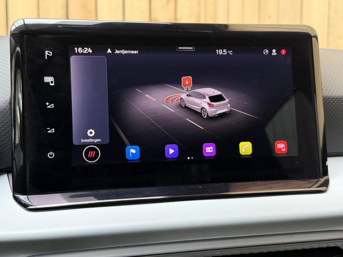 SEAT Ibiza Seat Ibiza 1.0 EcoTSI Style Business Intense Apple CarPlay/Android Auto | Climate & cruise control | LED verlichting | Lichtmetalen velgen | Navigatiesysteem | Rijstrooksensor | Voorstoelen verwarmd | Parkeersensoren voor en achter