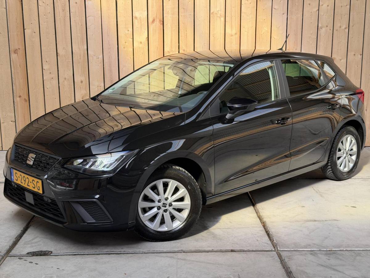 SEAT Ibiza Seat Ibiza 1.0 EcoTSI Style Business Intense Apple CarPlay/Android Auto | Climate & cruise control | LED verlichting | Lichtmetalen velgen | Navigatiesysteem | Rijstrooksensor | Voorstoelen verwarmd | Parkeersensoren voor en achter