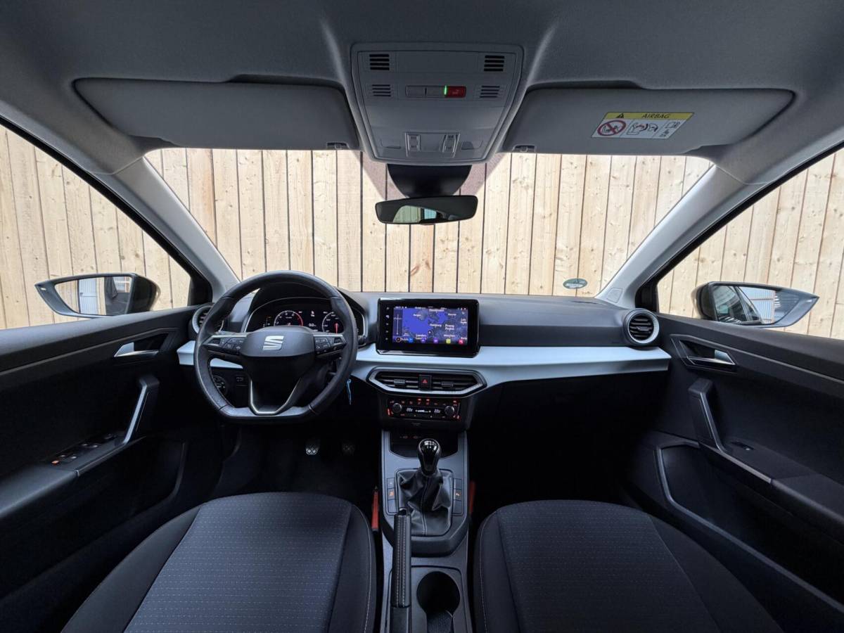 SEAT Ibiza Seat Ibiza 1.0 EcoTSI Style Business Intense Apple CarPlay/Android Auto | Climate & cruise control | LED verlichting | Lichtmetalen velgen | Navigatiesysteem | Rijstrooksensor | Voorstoelen verwarmd | Parkeersensoren voor en achter
