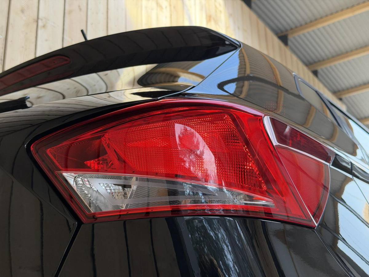 SEAT Ibiza Seat Ibiza 1.0 EcoTSI Style Business Intense Apple CarPlay/Android Auto | Climate & cruise control | LED verlichting | Lichtmetalen velgen | Navigatiesysteem | Rijstrooksensor | Voorstoelen verwarmd | Parkeersensoren voor en achter