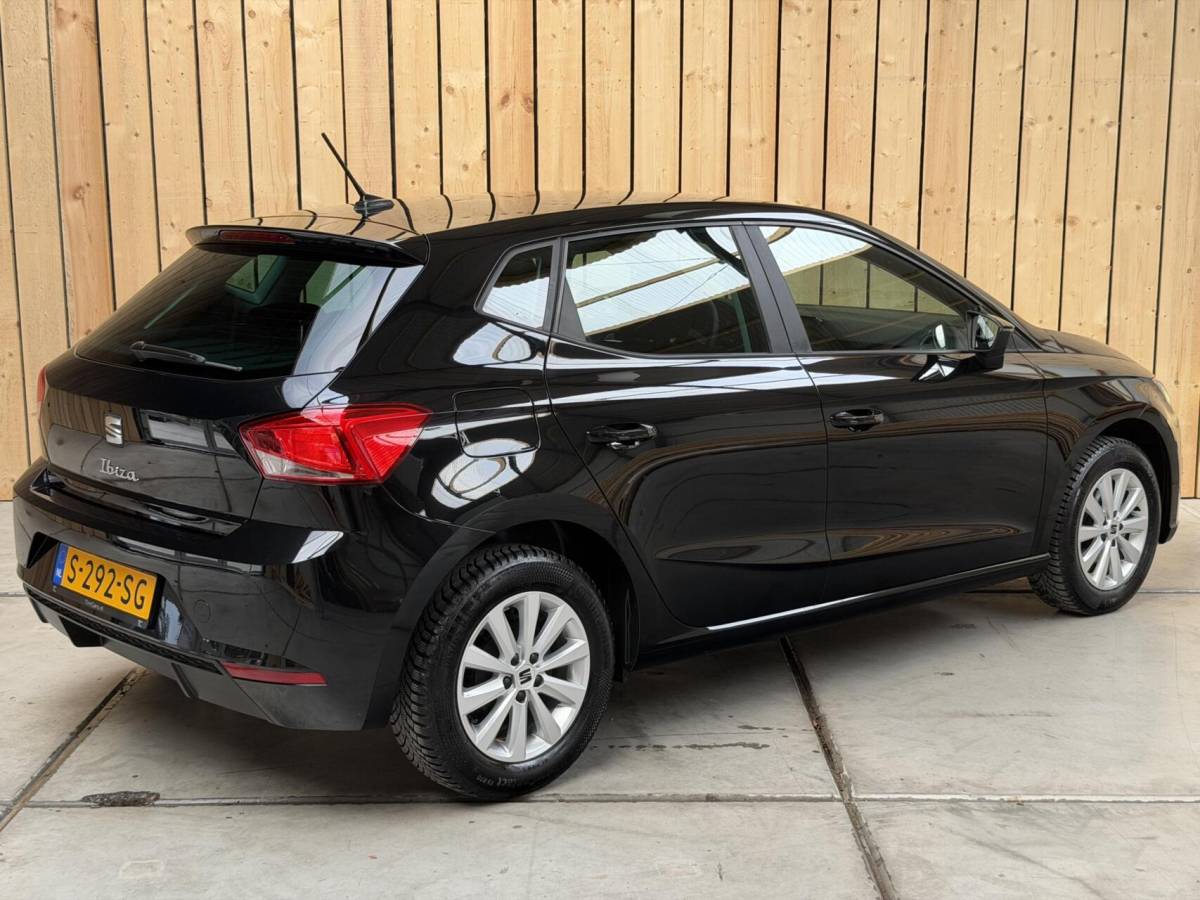 SEAT Ibiza Seat Ibiza 1.0 EcoTSI Style Business Intense Apple CarPlay/Android Auto | Climate & cruise control | LED verlichting | Lichtmetalen velgen | Navigatiesysteem | Rijstrooksensor | Voorstoelen verwarmd | Parkeersensoren voor en achter