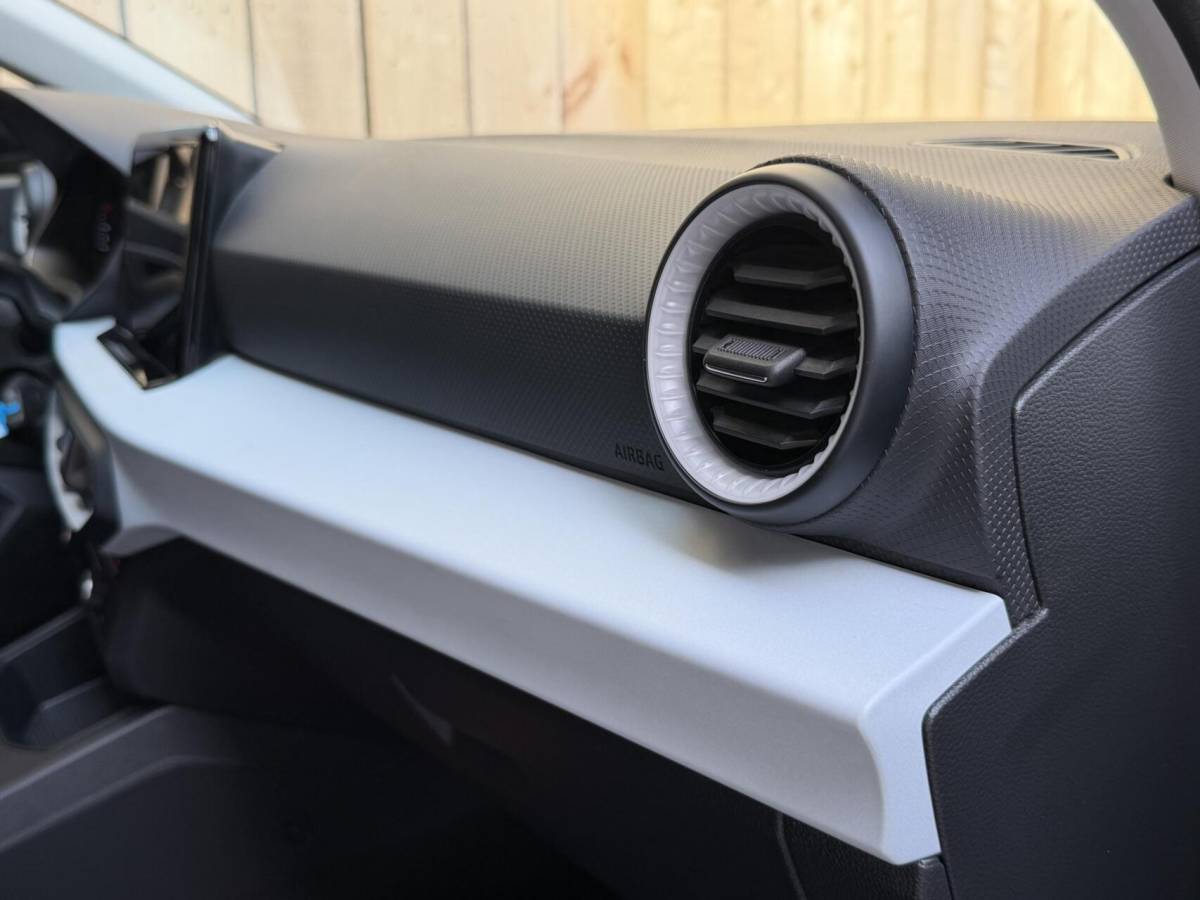 SEAT Ibiza Seat Ibiza 1.0 EcoTSI Style Business Intense Apple CarPlay/Android Auto | Climate & cruise control | LED verlichting | Lichtmetalen velgen | Navigatiesysteem | Rijstrooksensor | Voorstoelen verwarmd | Parkeersensoren voor en achter