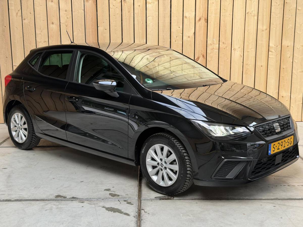 SEAT Ibiza Seat Ibiza 1.0 EcoTSI Style Business Intense Apple CarPlay/Android Auto | Climate & cruise control | LED verlichting | Lichtmetalen velgen | Navigatiesysteem | Rijstrooksensor | Voorstoelen verwarmd | Parkeersensoren voor en achter