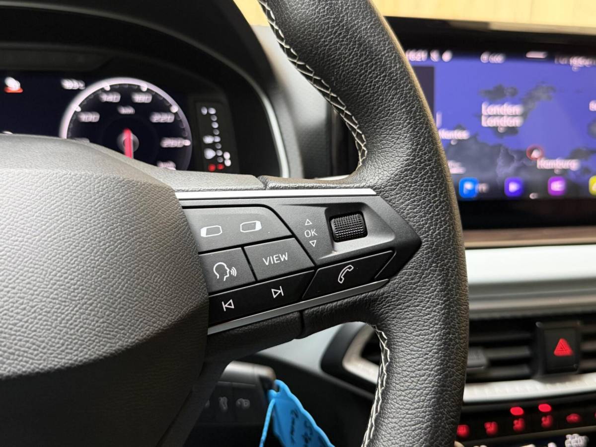 SEAT Ibiza Seat Ibiza 1.0 EcoTSI Style Business Intense Apple CarPlay/Android Auto | Climate & cruise control | LED verlichting | Lichtmetalen velgen | Navigatiesysteem | Rijstrooksensor | Voorstoelen verwarmd | Parkeersensoren voor en achter