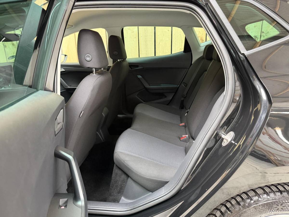 SEAT Ibiza Seat Ibiza 1.0 EcoTSI Style Business Intense Apple CarPlay/Android Auto | Climate & cruise control | LED verlichting | Lichtmetalen velgen | Navigatiesysteem | Rijstrooksensor | Voorstoelen verwarmd | Parkeersensoren voor en achter