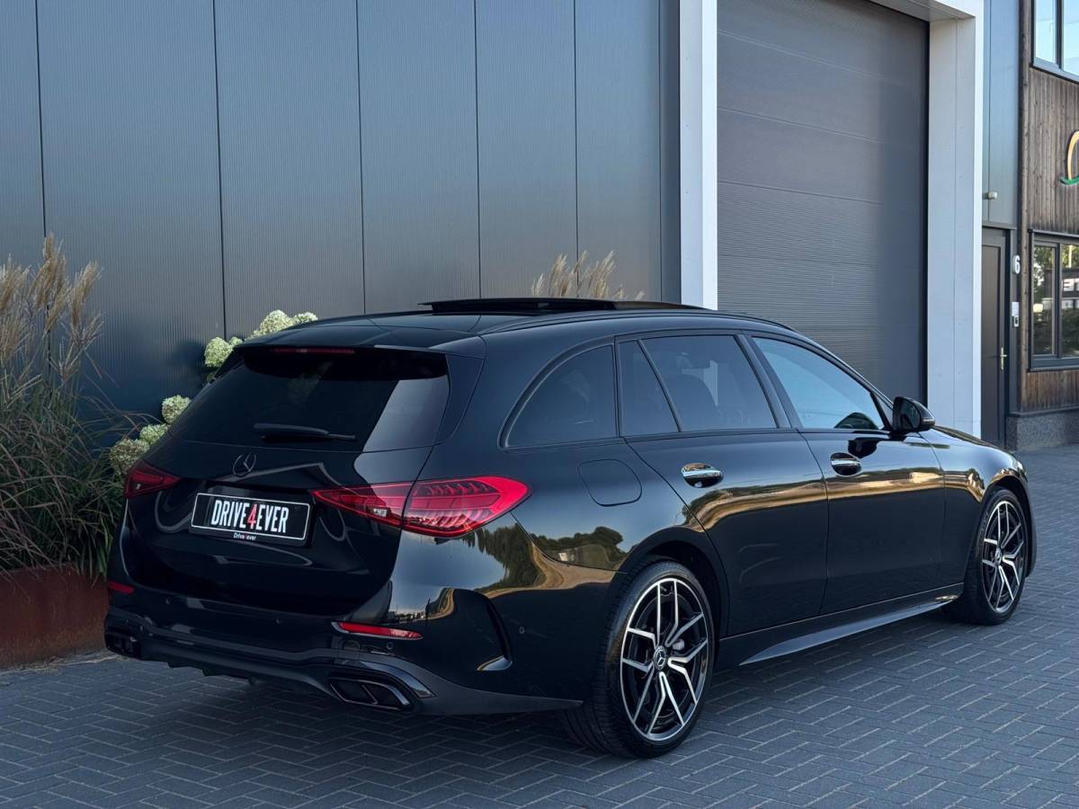 Mercedes-Benz C-Klasse Mercedes-Benz C-klasse Estate 300 e | AMG | Pano | Trekhaak