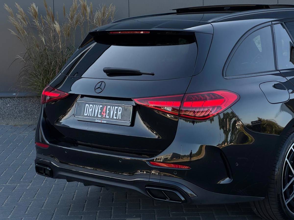 Mercedes-Benz C-Klasse Mercedes-Benz C-klasse Estate 300 e | AMG | Pano | Trekhaak