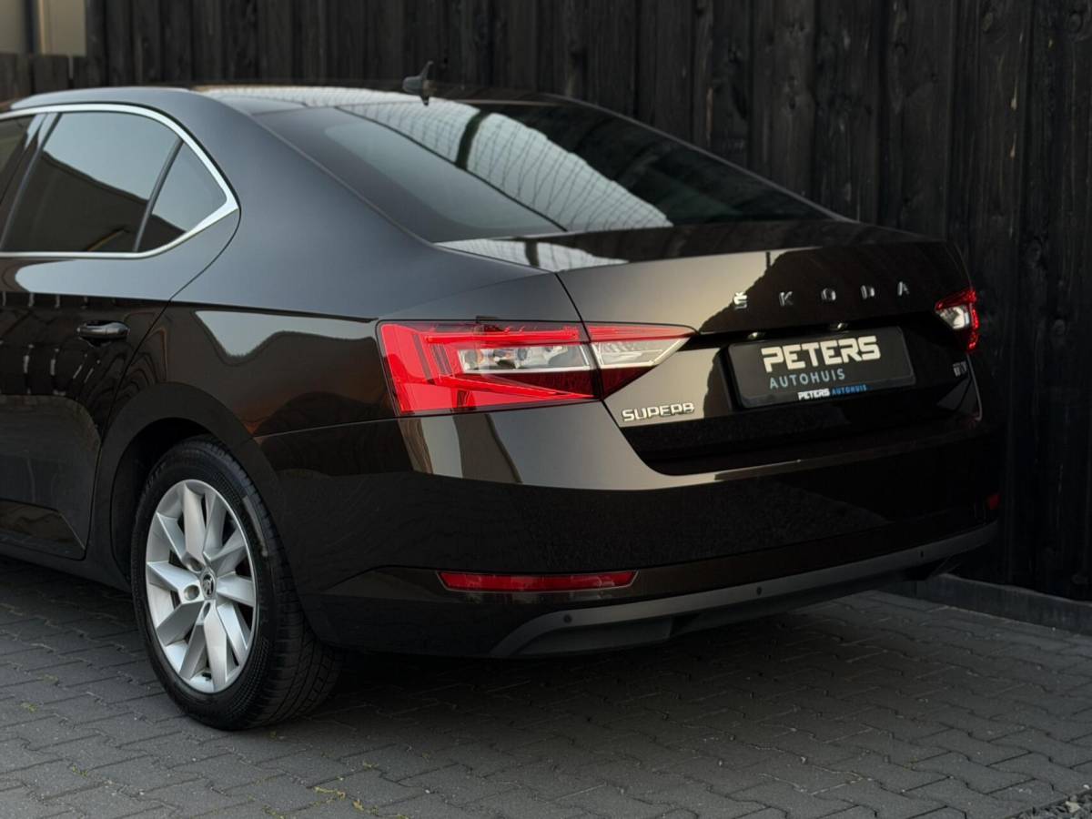Škoda Superb Skoda Superb 1.4 TSI iV Business Edition| 1e eig.| SOH 92.6%