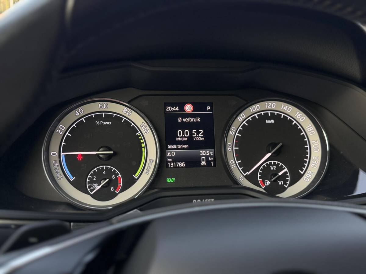 Škoda Superb Skoda Superb 1.4 TSI iV Business Edition| 1e eig.| SOH 92.6%