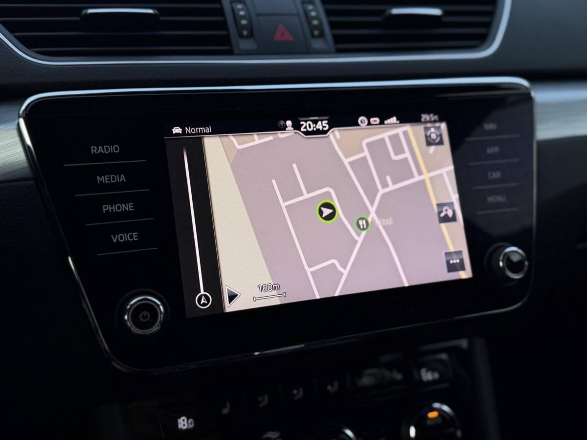 Škoda Superb Skoda Superb 1.4 TSI iV Business Edition| 1e eig.| SOH 92.6%