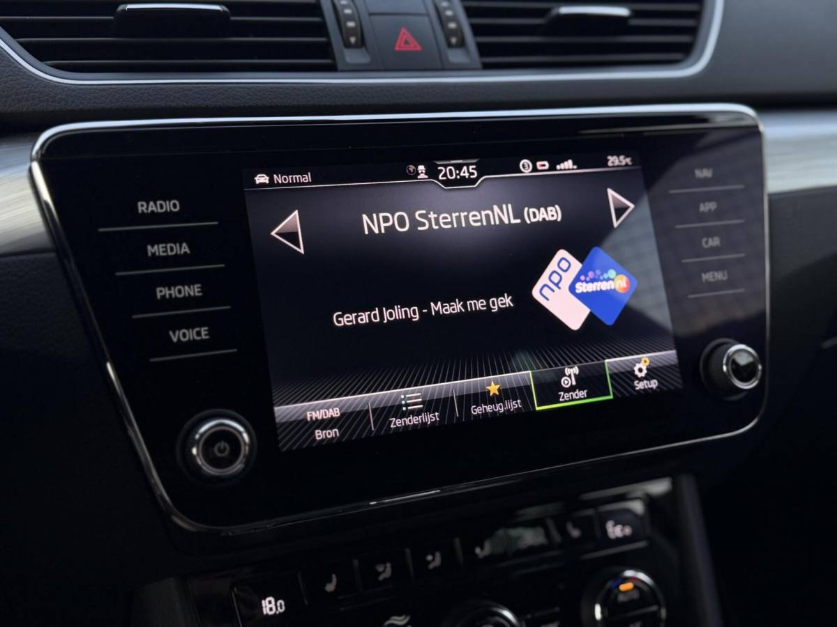 Škoda Superb Skoda Superb 1.4 TSI iV Business Edition| 1e eig.| SOH 92.6%