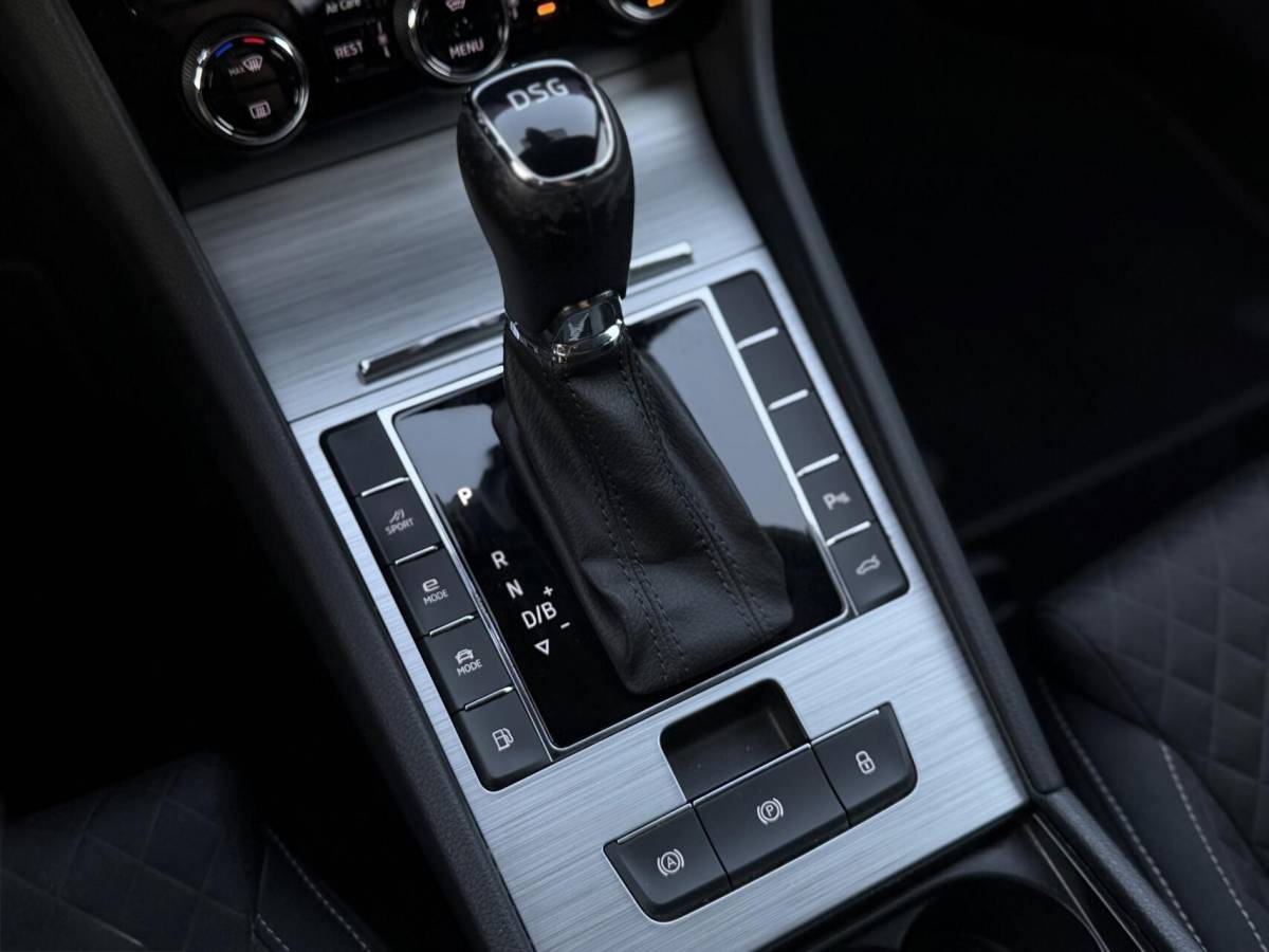 Škoda Superb Skoda Superb 1.4 TSI iV Business Edition| 1e eig.| SOH 92.6%