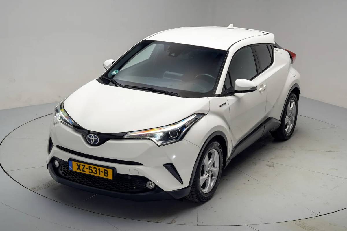 Toyota C-HR Toyota C-HR 1.8 Hybrid Dynamic [ Camera Navi Climate]