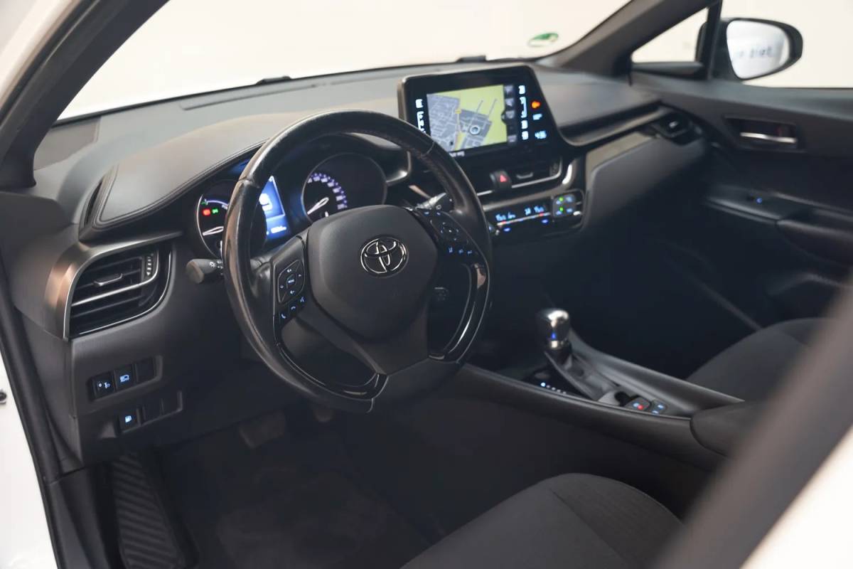 Toyota C-HR Toyota C-HR 1.8 Hybrid Dynamic [ Camera Navi Climate]