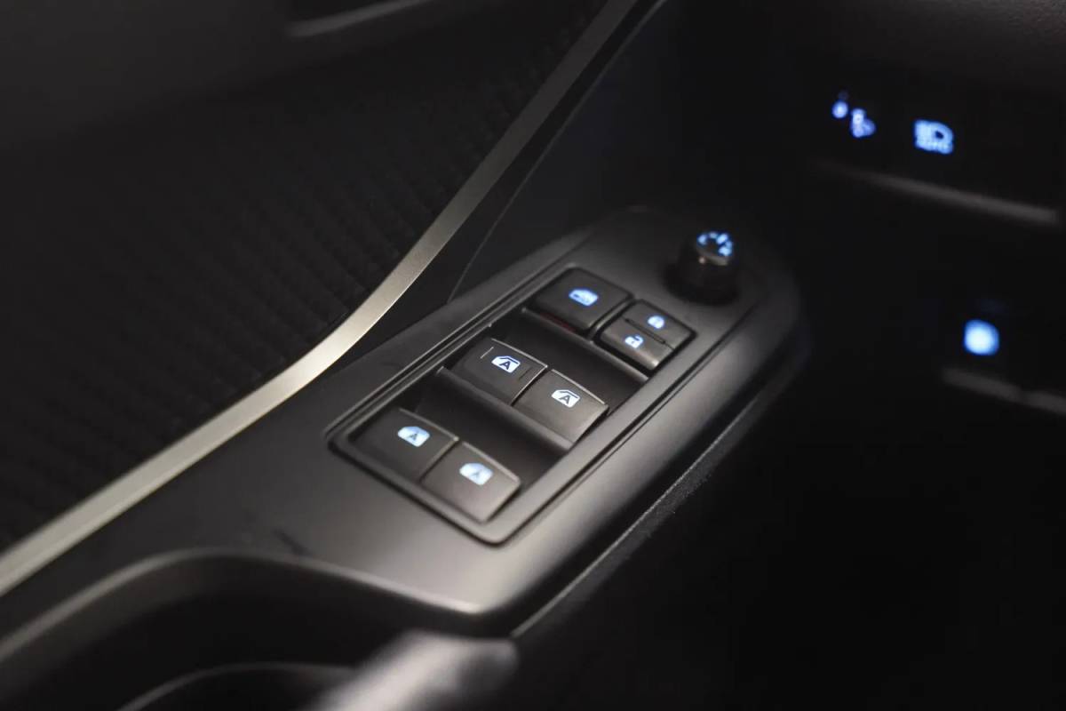 Toyota C-HR Toyota C-HR 1.8 Hybrid Dynamic [ Camera Navi Climate]