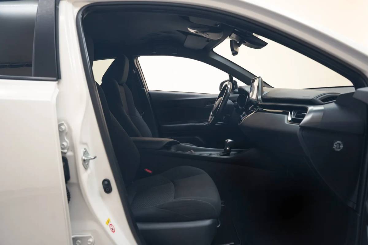 Toyota C-HR Toyota C-HR 1.8 Hybrid Dynamic [ Camera Navi Climate]