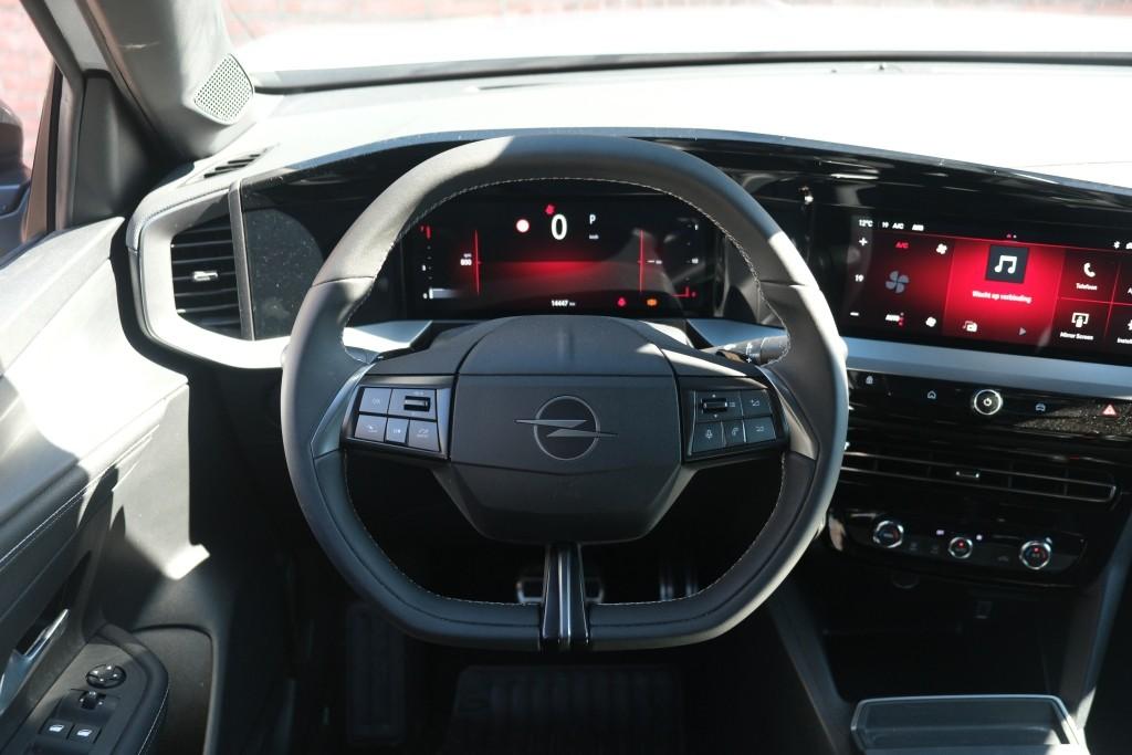 Opel Mokka Opel Mokka 1.2 Turbo Hybrid 145pk eDCT6 | Navi | App Connect | Climate | Adaptive Cruise | Camera | Dodehoek | PDC