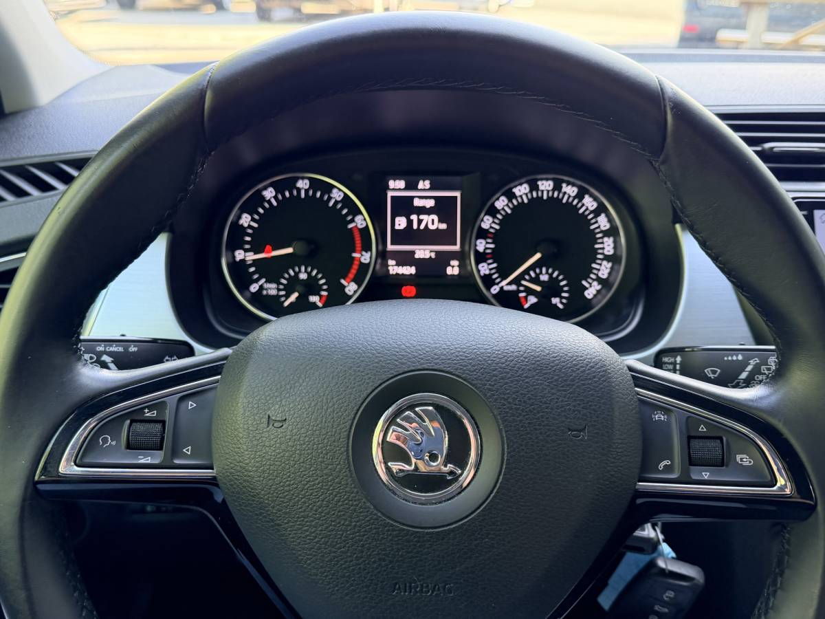 Škoda Fabia ŠKODA Fabia 1.0 Ambition Business Apple Carplay Trekhaak PDC Lichtmetalen velgen Cruise Control