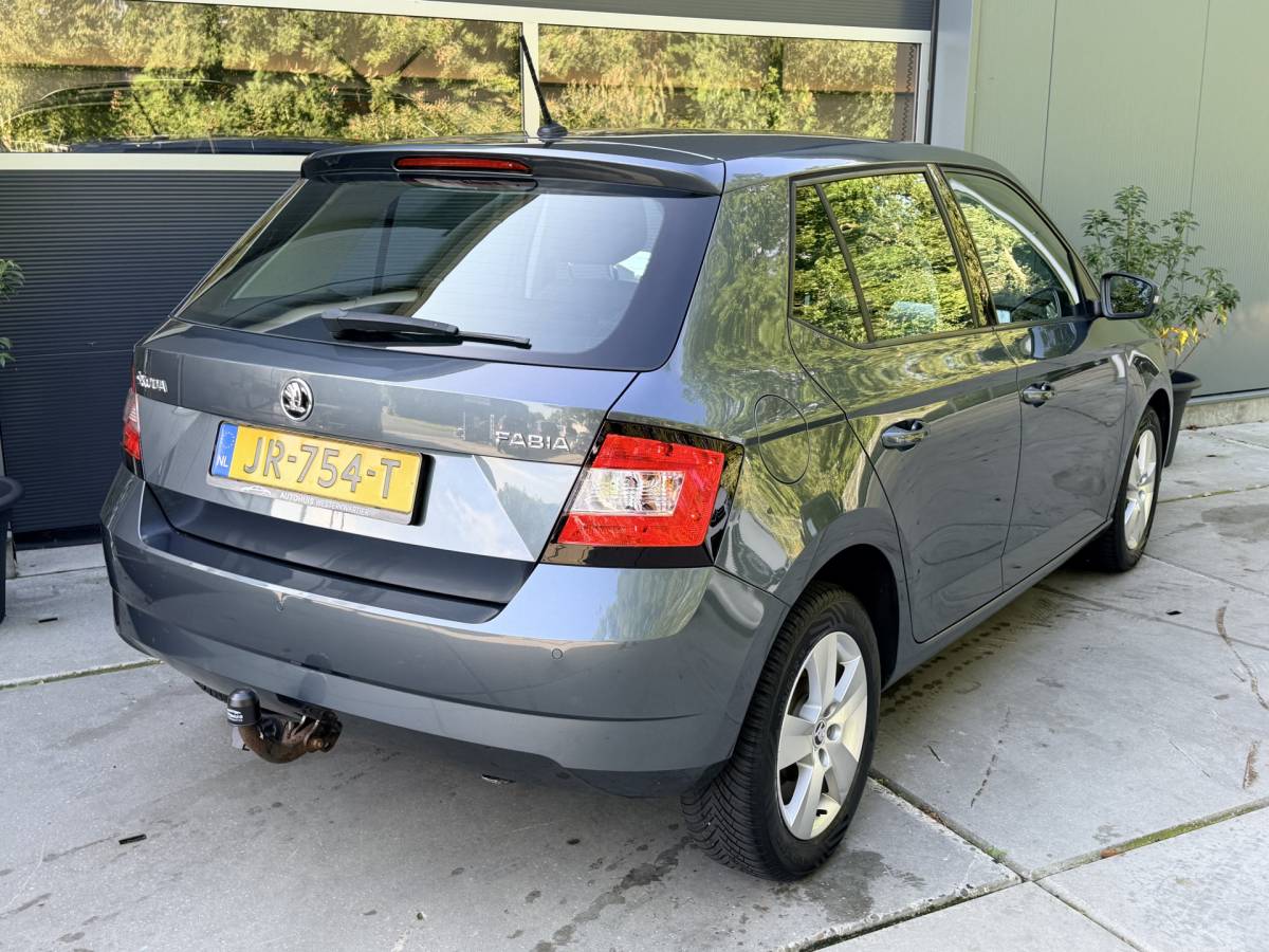 Škoda Fabia ŠKODA Fabia 1.0 Ambition Business Apple Carplay Trekhaak PDC Lichtmetalen velgen Cruise Control