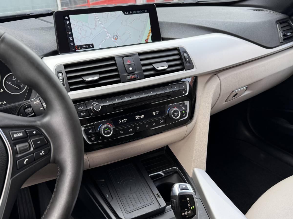 BMW 3 Serie BMW 3-serie Touring 320d High Executive BWJ 2017 AUTOMAAT | LEDER | STOELVERW. | ELEK. TREKHAAK | ELEK. ACHTERKLEP | ZWARTE HEMEL | DRAADLOZE TELEFOONLADER | CLIMA |
