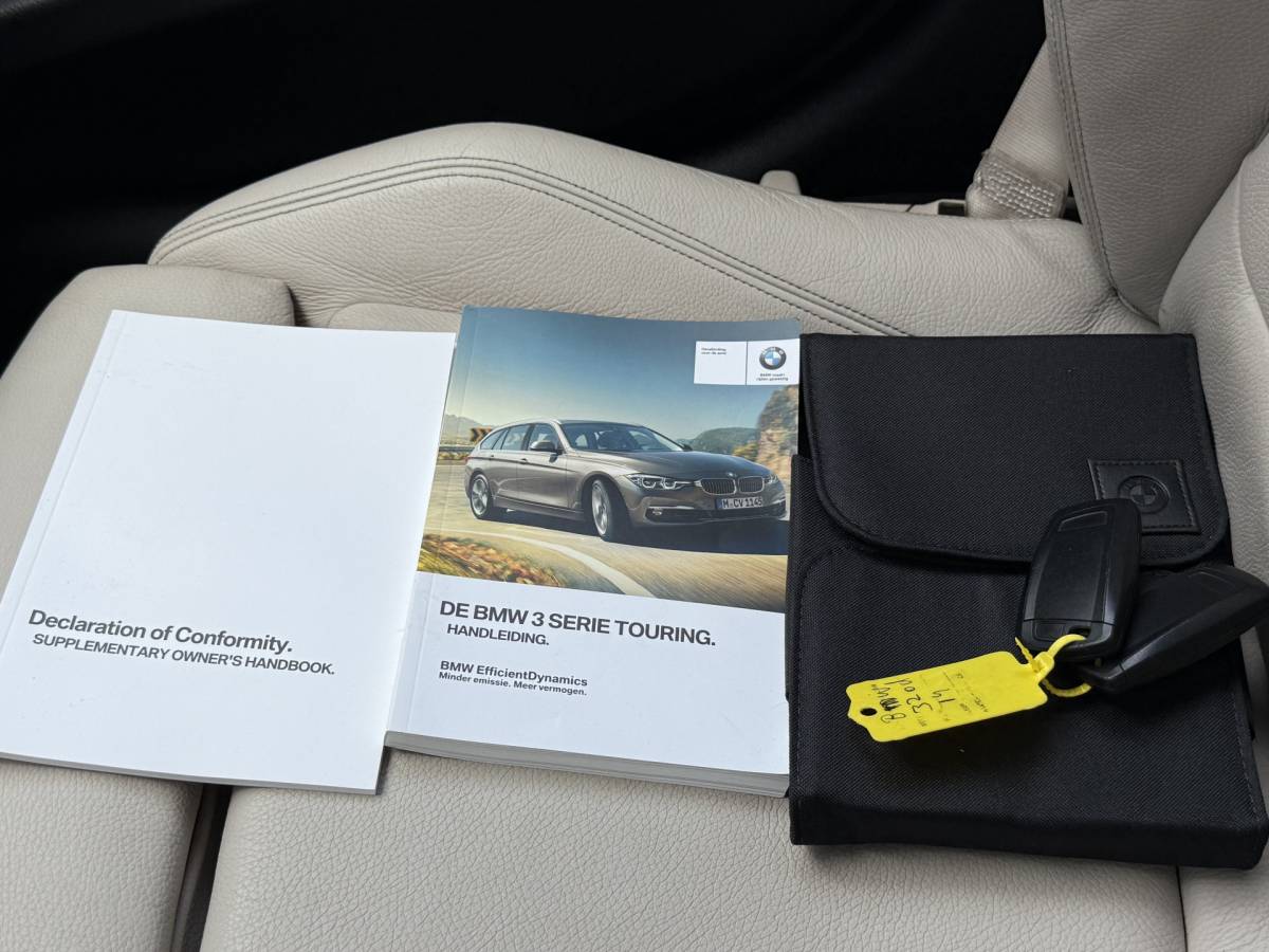 BMW 3 Serie BMW 3-serie Touring 320d High Executive BWJ 2017 AUTOMAAT | LEDER | STOELVERW. | ELEK. TREKHAAK | ELEK. ACHTERKLEP | ZWARTE HEMEL | DRAADLOZE TELEFOONLADER | CLIMA |