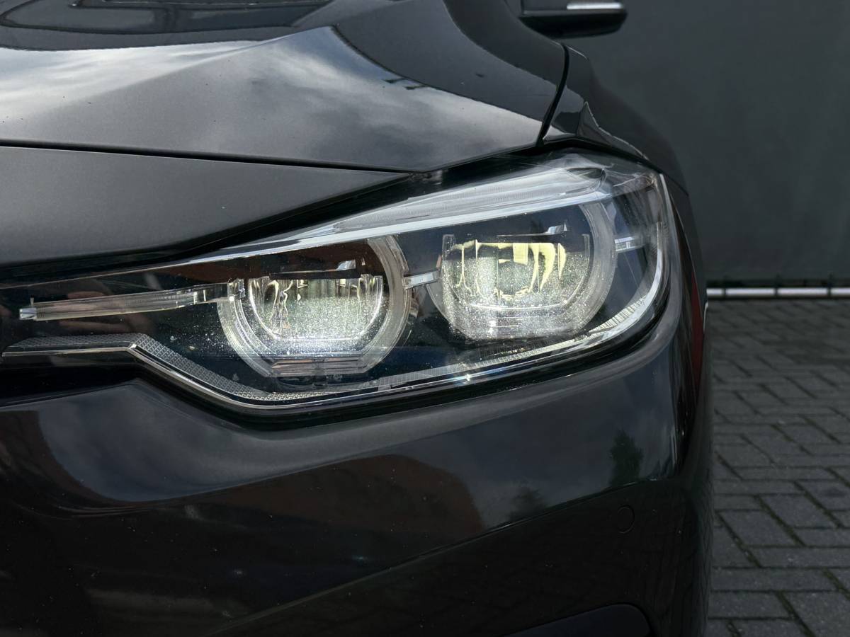 BMW 3 Serie BMW 3-serie Touring 320d High Executive BWJ 2017 AUTOMAAT | LEDER | STOELVERW. | ELEK. TREKHAAK | ELEK. ACHTERKLEP | ZWARTE HEMEL | DRAADLOZE TELEFOONLADER | CLIMA |