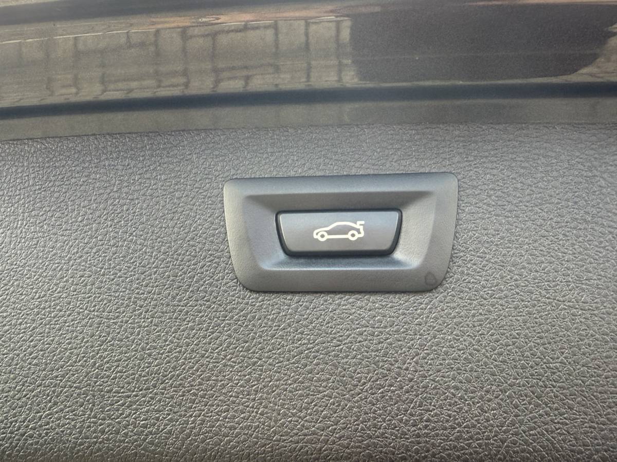 BMW 3 Serie BMW 3-serie Touring 320d High Executive BWJ 2017 AUTOMAAT | LEDER | STOELVERW. | ELEK. TREKHAAK | ELEK. ACHTERKLEP | ZWARTE HEMEL | DRAADLOZE TELEFOONLADER | CLIMA |