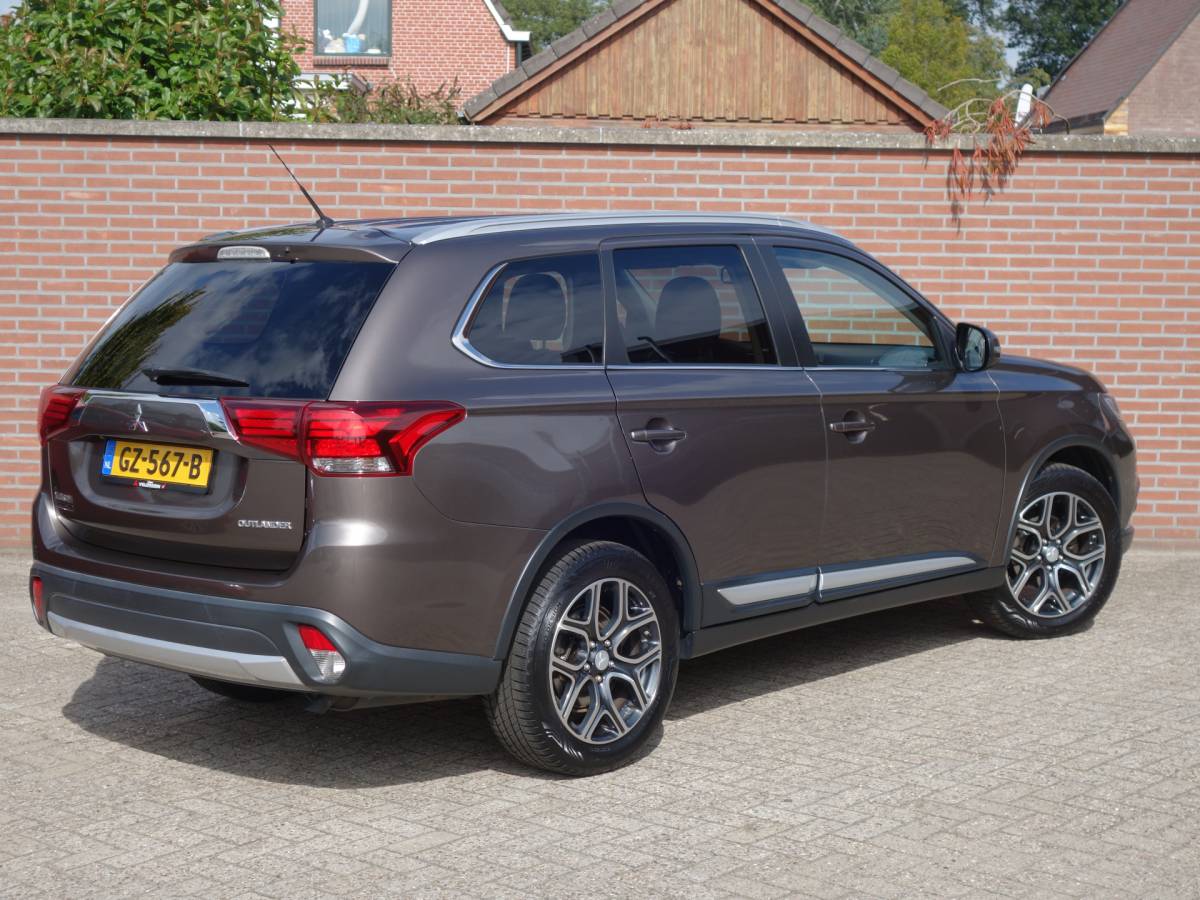 Mitsubishi Outlander Mitsubishi Outlander 2.0 CVT Business | 18″ LM met all seasonbanden